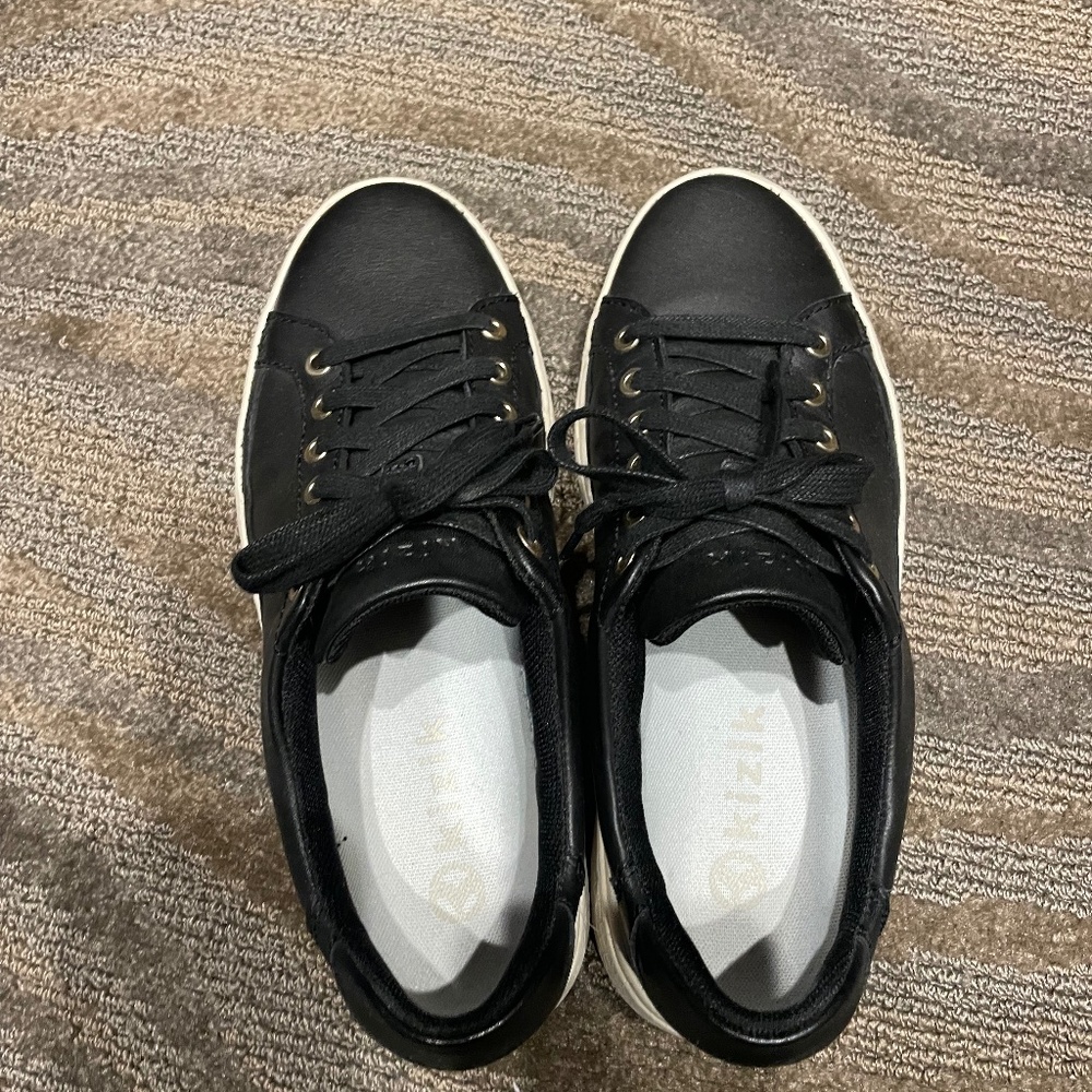 Kizik Women’s Vegas sz 7
